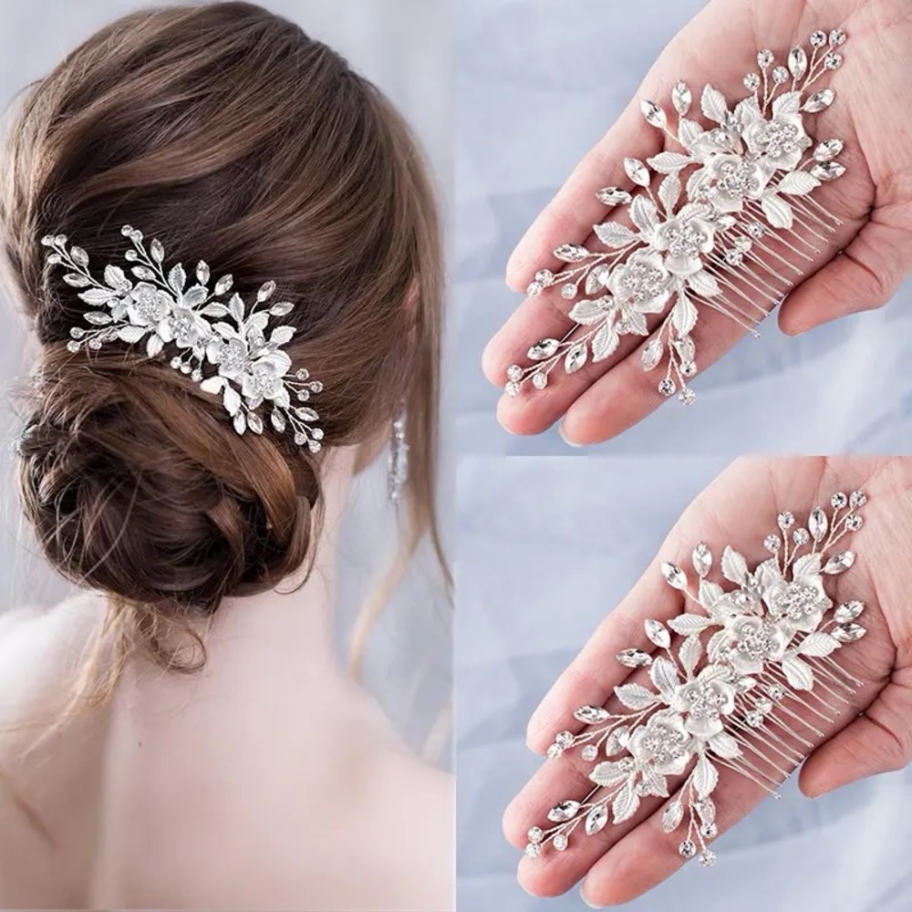 Rhinestone Floral Hair Comb in Silver